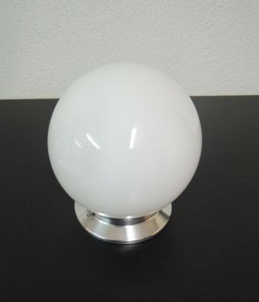 Petit plafonnier globe en opaline