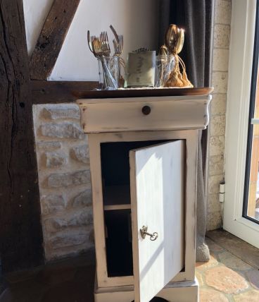 Table de chevet ou meuble d'appoint