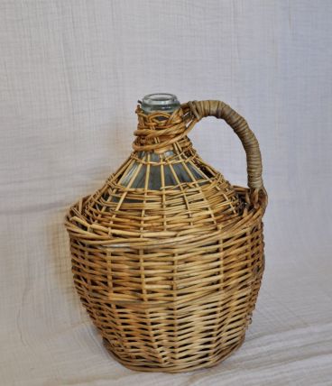 Dame jeanne et osier