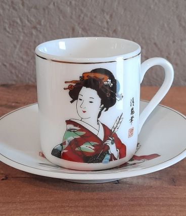 6 tasses à café et soucoupes, porcelaine Chine, Geisha