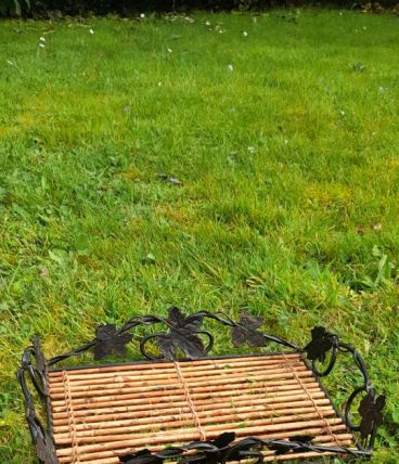 Plateau bambou cerclé de métal 