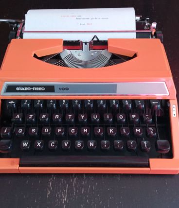 Machine à écrire Silver Reed 100 orange