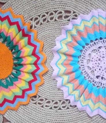 Deux napperons fait main (crochet) - Années 70