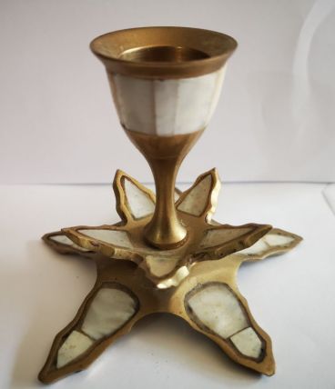 joli petit bougeoir de table en étain et Nacre