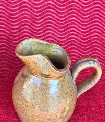 pichet en terre vernissée