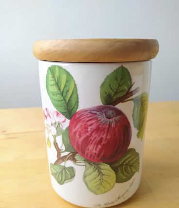 Portmeirion pomona "the Hoary matin apple"