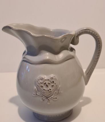 Amadeus pot à lait décor cœur gris