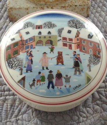 Boîte à bonbons en faïence 