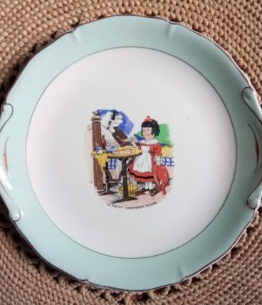 Plat à gâteau en faïence  "Le petit chaperon rouge" 