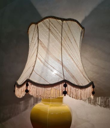lampe asia socle bois  1970 abatjour  coton chiné avec perle