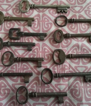 PETIT LOT de CLEFS anciennes