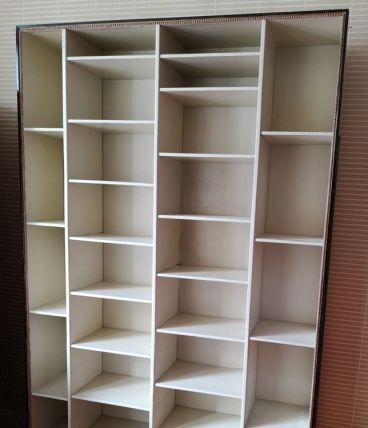 Meuble à étagères