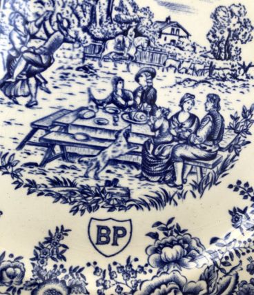 Lot de différentes assiettes  publicitaires BP