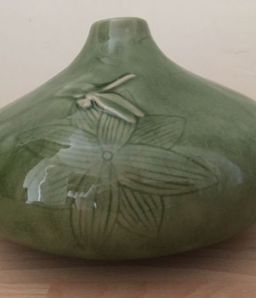 Vase  Vintage en Céramique Emaillée avec des Motifs en Relie