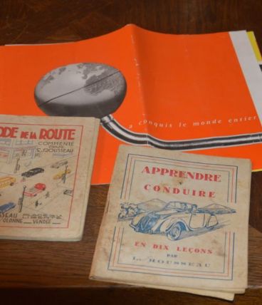 CITROËN 2CV "Elle a conquis le Monde Entier" : Dépliant illu