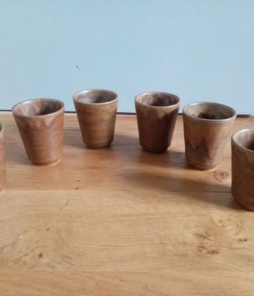 Tasses ou verres en grès émaillée