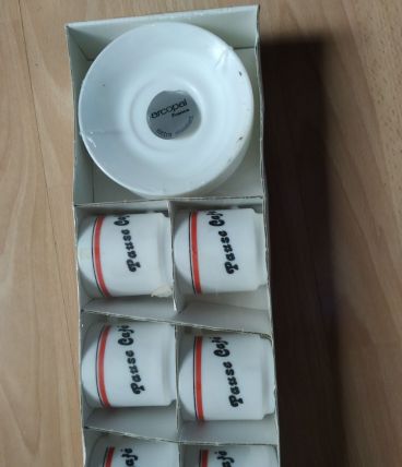 Tasses vintage neuves 