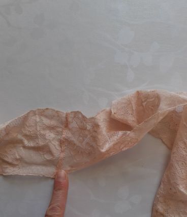Dentelle rose clair vintage
