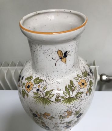vase en faience de Moustiers