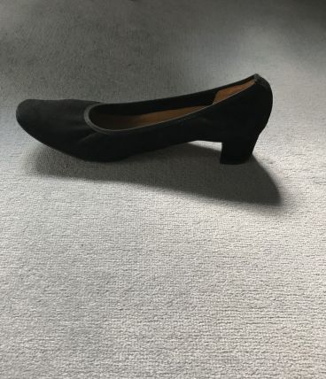 Paire d’escarpins en daim noir 