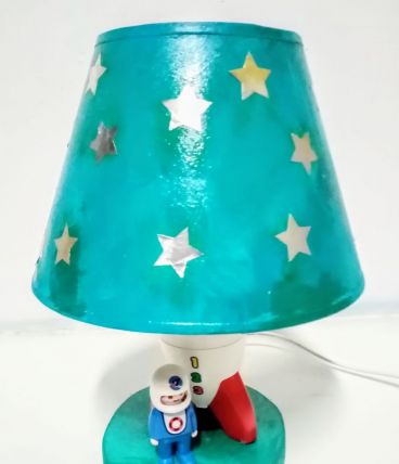Lampe Playmobil de chevet fusée et astronaute, étoiles dorée