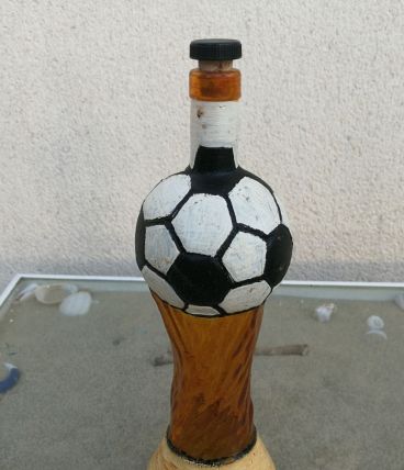 Bouteille en verre '' ballon de foot '' 