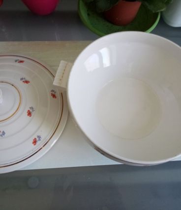 Soupière en porcelaine Babel de Saint Amand de 1950