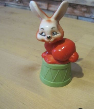 figurine lapin taille ,crayons 1950/1960