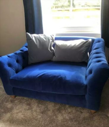 Canapé en velours bleue 