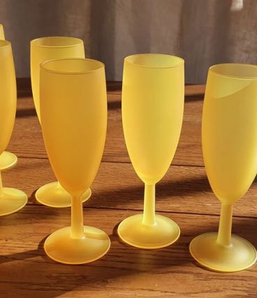 Flûtes et verres Jaunes