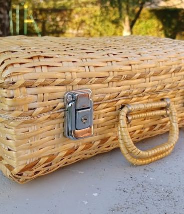Valisette pique-nique en osier et rotin