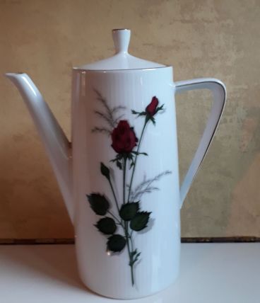Verseuse/cafetiere porcelaine modèle Monika