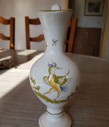 Vase moustier