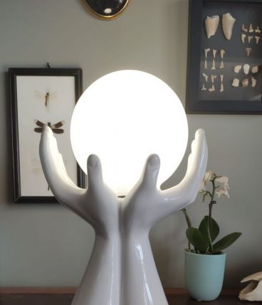 Lampe mains céramique et globe opaline