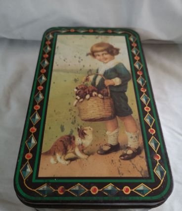 boite metal tres ancienne enfant chat et chien serigraphie 