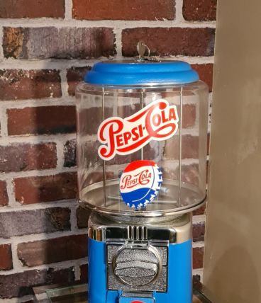 Distributeur chewing gum et bonbon en acier. Style vintage, 