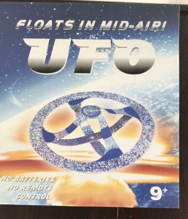 FLOATS IN MID-AIR  Flying Disc