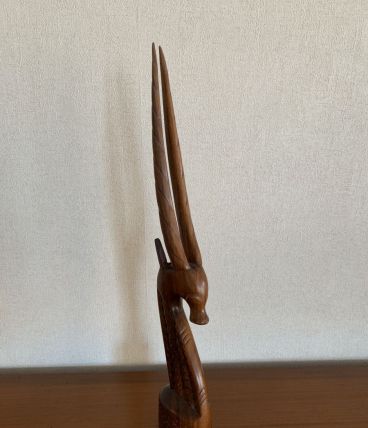 Tête d'antilope africaine sculptée