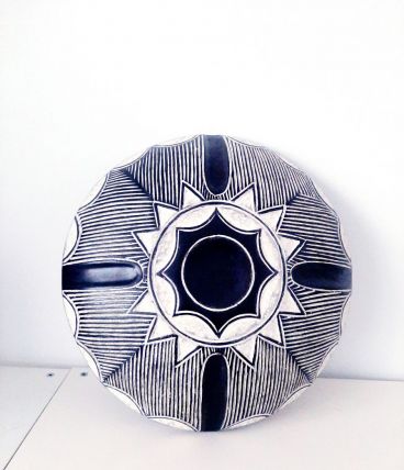 Bouclier  Africain Bamiliké, en bois massif