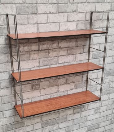 etagere  string  bois  bonne etat pour son age montant fer  