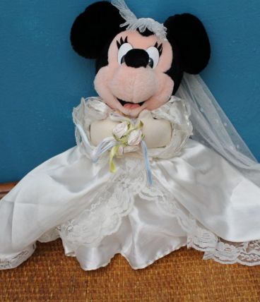 Peluche minnie en robe de mariée Disney vintage année 90