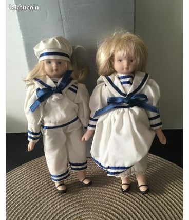 5 poupées mignatures tetes porcelaine