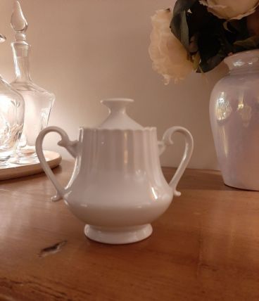 Sucrier / bonbonnière en porcelaine