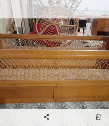 Lit bébé osier vintage 