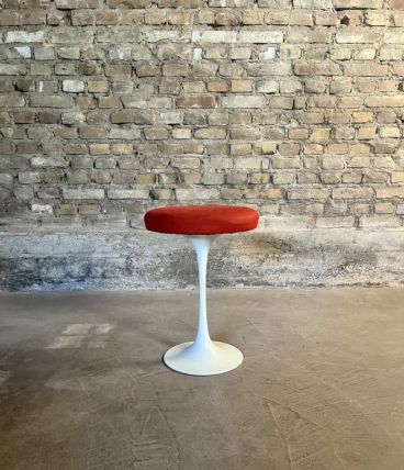 Tabouret pied tulipe par Maurice Burke pour Arkana n°12, 197