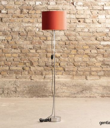 Lampadaire vintage avec abat-jour rouge