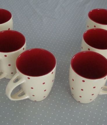 6 Mugs vintage en céramique à pois rouges