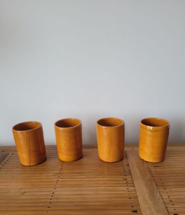 4  gobelets anciens en terre cuite vernissé