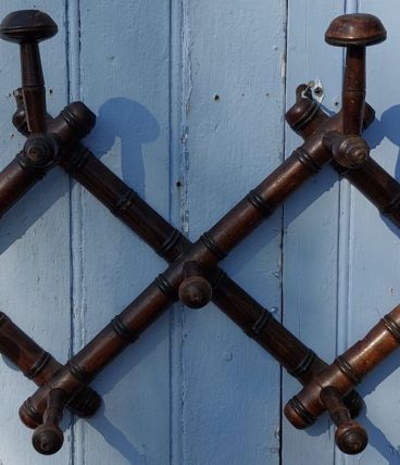 Porte manteau de bistrot en bois avec porte chapeaux
