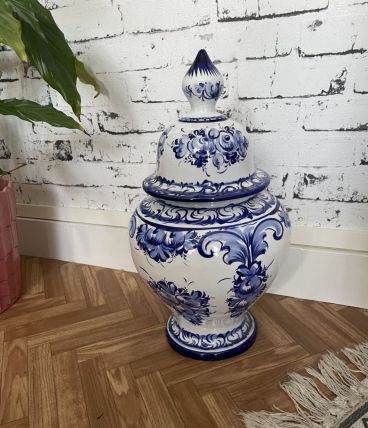 Splendide vase en porcelaine